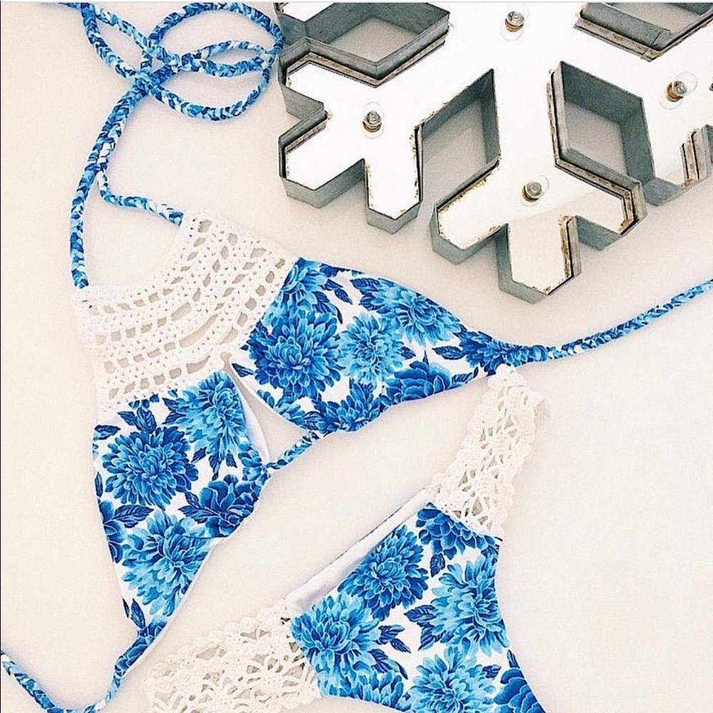Frankie’s Bikinis Blue Dahlia Mimi Top and Bottom - Picture 1 of 4